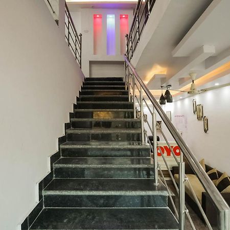 Hotel O Red Velvet Rooms & Banquet Faridabad Dış mekan fotoğraf