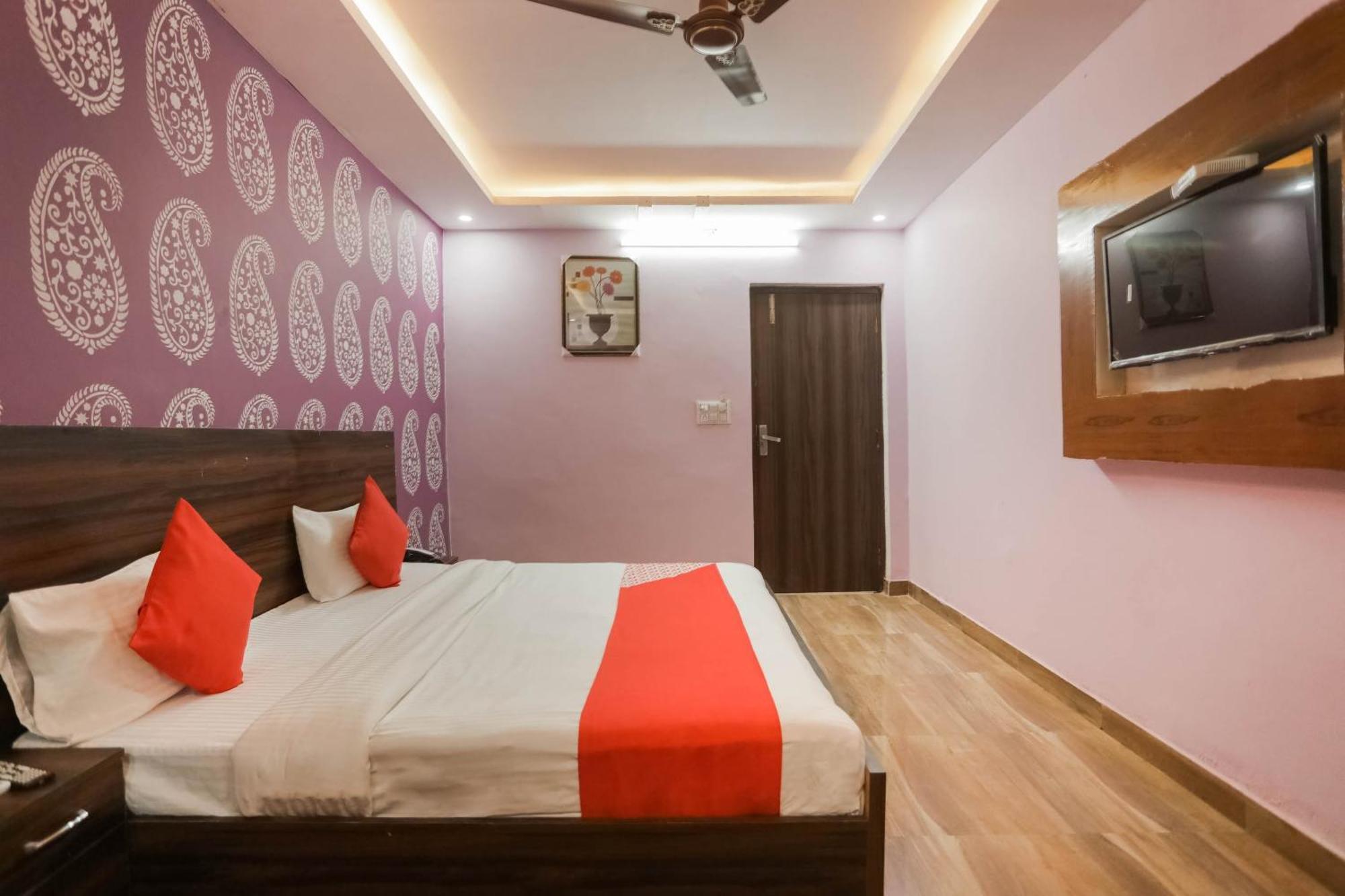 Hotel O Red Velvet Rooms & Banquet Faridabad Dış mekan fotoğraf