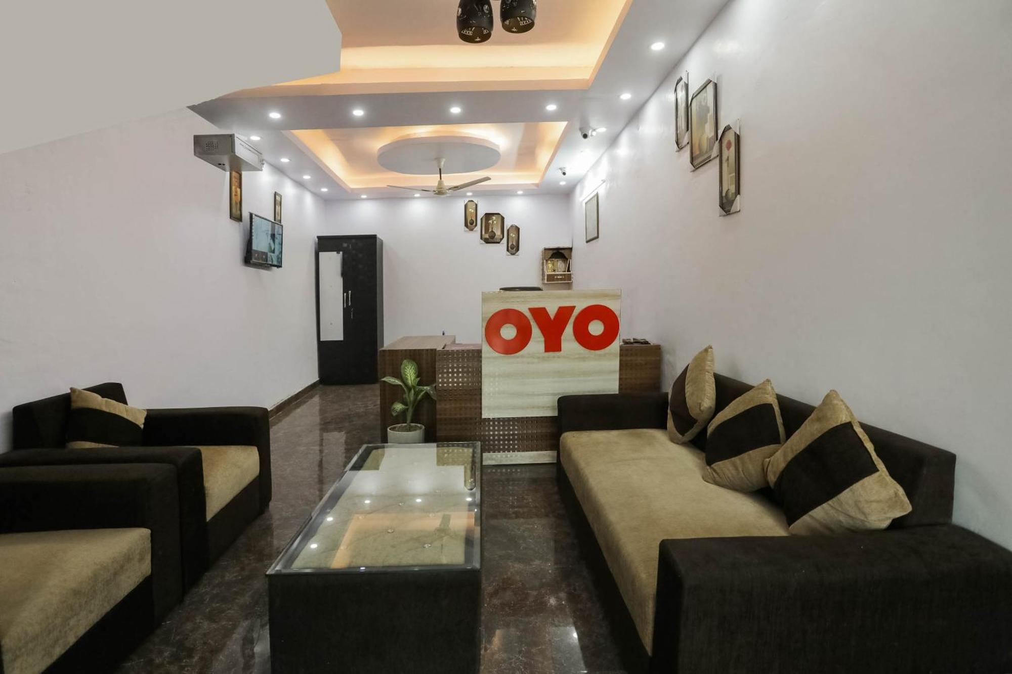 Hotel O Red Velvet Rooms & Banquet Faridabad Dış mekan fotoğraf