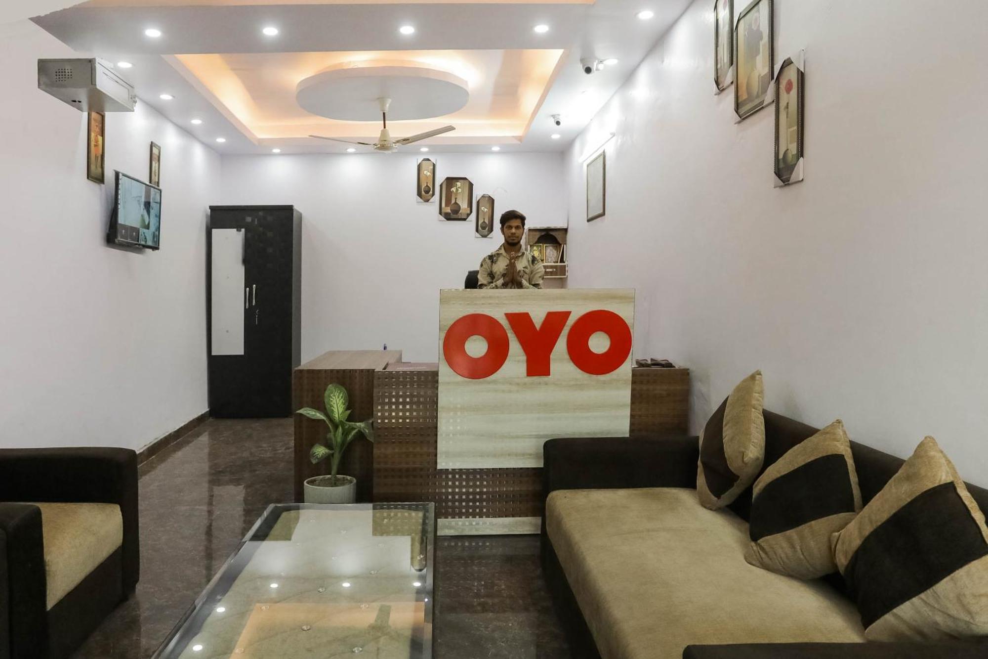 Hotel O Red Velvet Rooms & Banquet Faridabad Dış mekan fotoğraf