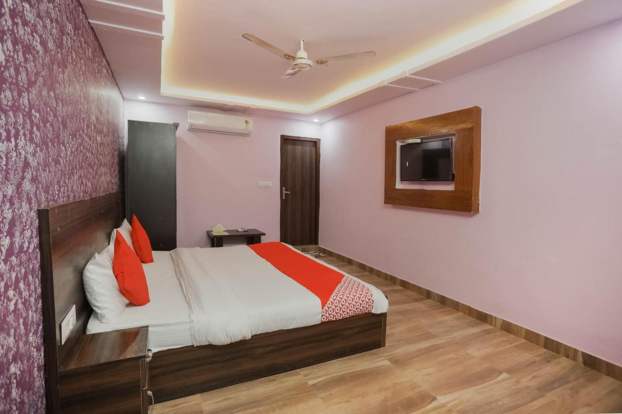 Hotel O Red Velvet Rooms & Banquet Faridabad Dış mekan fotoğraf