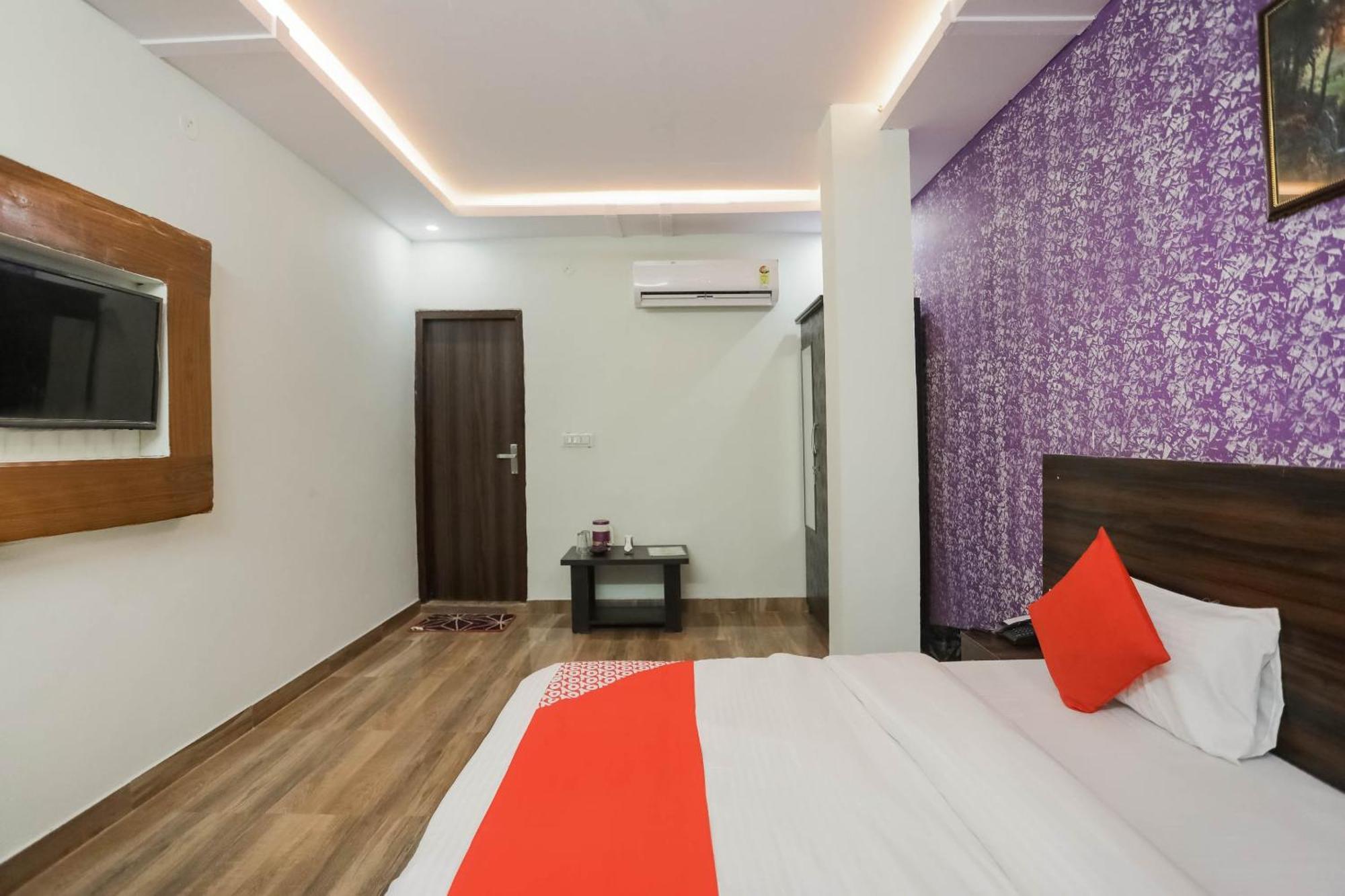 Hotel O Red Velvet Rooms & Banquet Faridabad Dış mekan fotoğraf