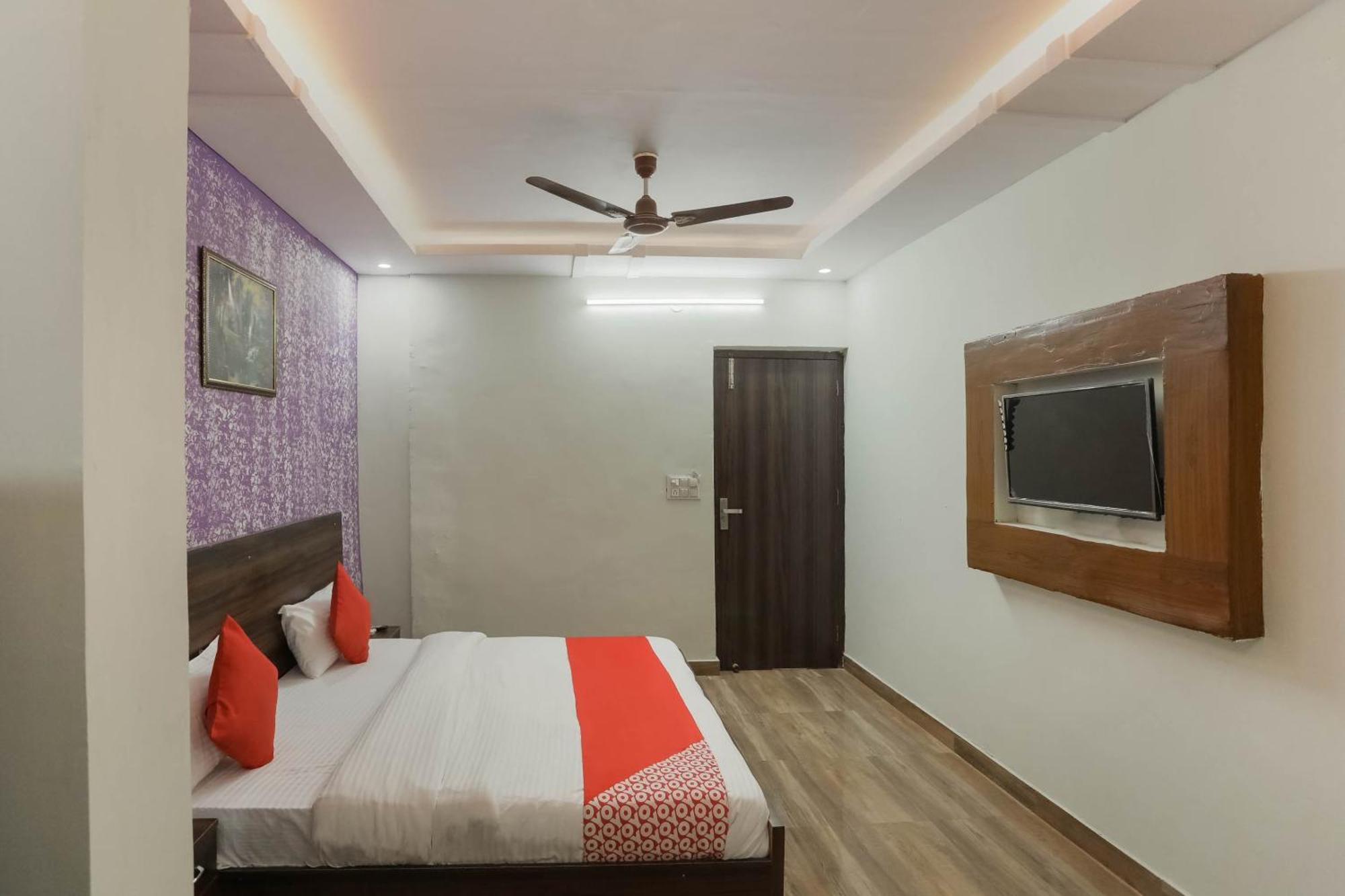 Hotel O Red Velvet Rooms & Banquet Faridabad Dış mekan fotoğraf